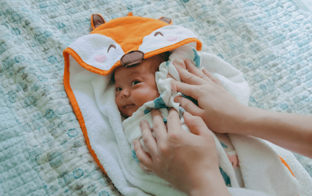 Khăn tắm và khăn sữa cho bé